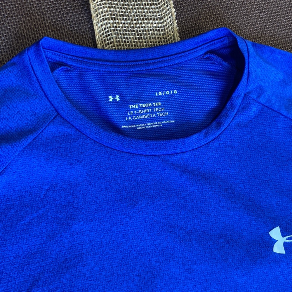 Under armor mens tech tee. NWOT very light weight - Picture 3 of 3